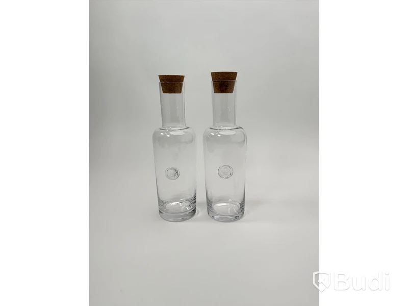 2 st vattenkaraffer