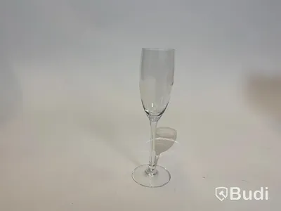 Diverse bestick samt champagneglas