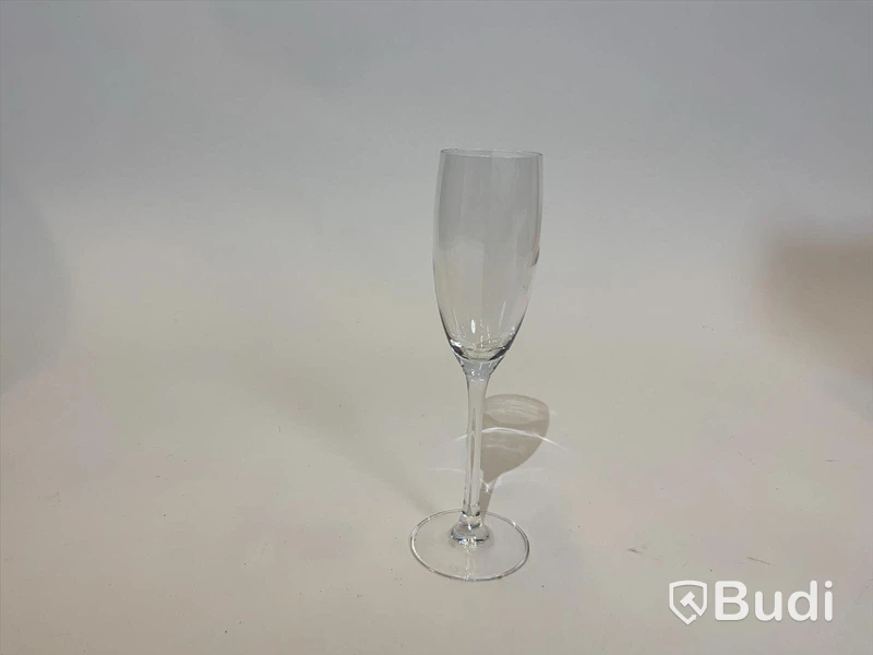 Diverse bestick samt champagneglas