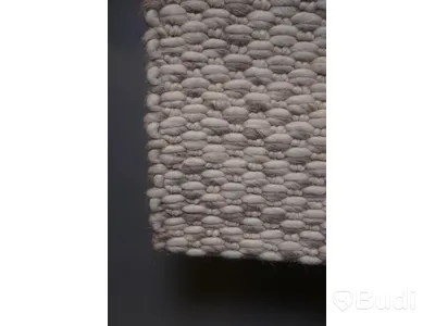 28. Handknuten matta från AXECO, ca 60 x 62 cm