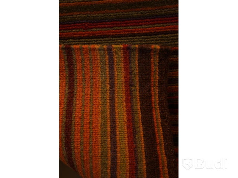 Handknuten matta från AXECO, design: STRIP-1, 100 x 150 cm