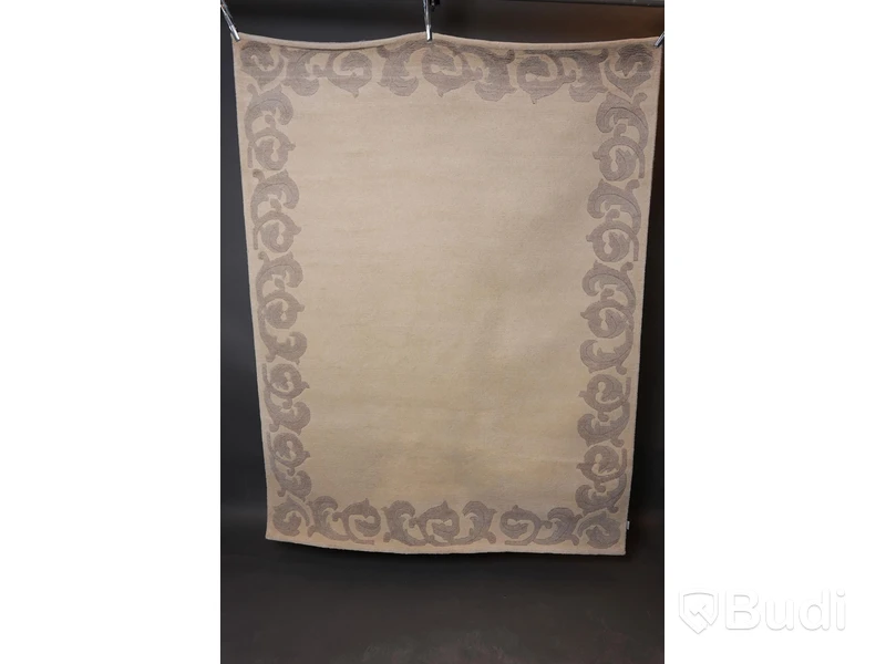 Handknuten matta i 100 procent ull, 170 x 230 cm