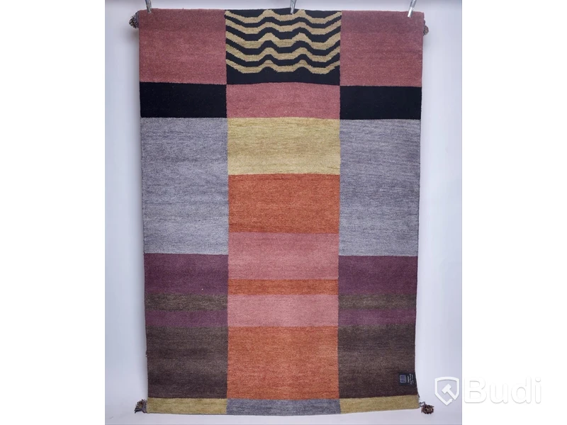 Matta, Axeco 170x230 cm. Handknuten  matta i ull i bra kvalité.