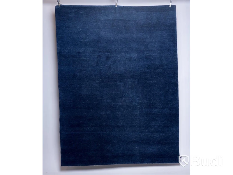 Matta, Axeco 170x230 cm. Handknuten matta i ull i bra kvalité.