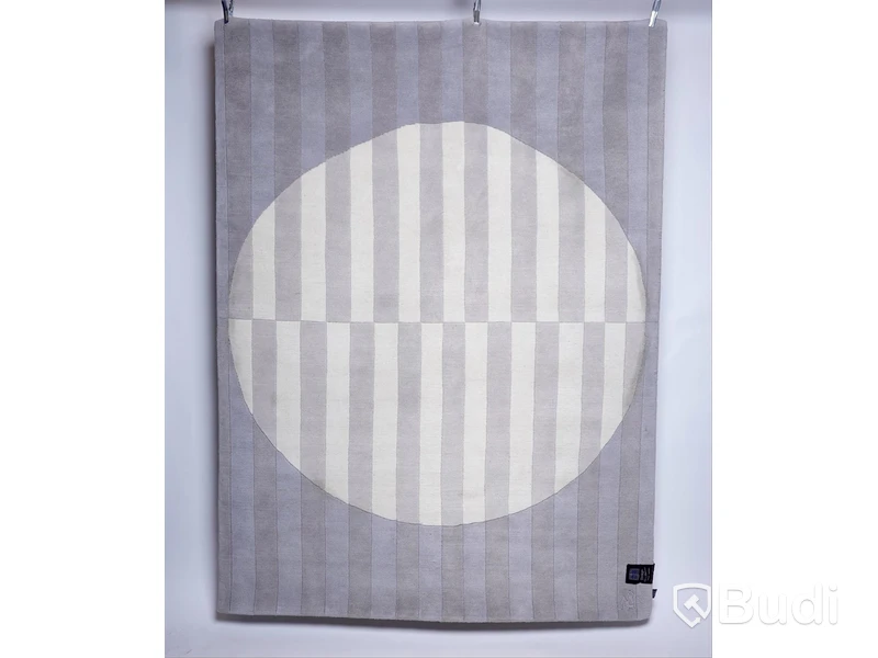 Matta, Axeco 170x230 cm. Handknuten matta i ull i bra kvalité.
