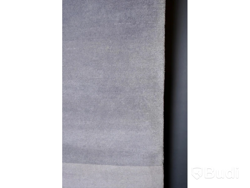 Handknuten matta i naturmaterial av högsta kvalité 140 x 200cm, axeco