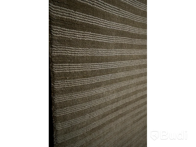 Matta, AXECO 153x235 cm. Handknuten matta i ull av högsta kvalité.