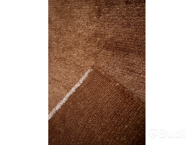 Matta, AXECO 140x200cm. Handknuten matta i ull av högsta kvalité.