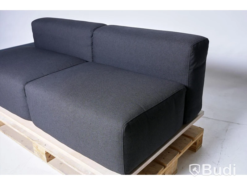 Designsoffa med växtförvaring - Meet designad av Fattorini & Rizzini & Partners för Offecct, 2-sits. OBS! sista bilden är referensbild