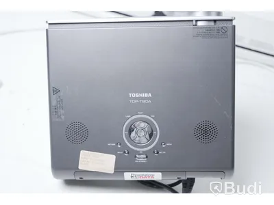 Projektor och projektorduk  - Thosiba TDP T904