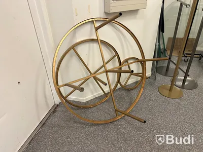 Butiksinrednig klädbutik YES London Kista