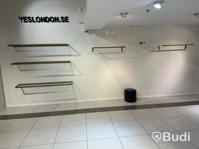 Butiksinrednig klädbutik YES London Kista