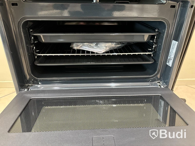 Kompaktugn AEG BBB8000QB1 svart 43L