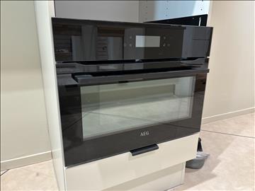Kompaktugn AEG BBB8000QB1 svart 43L