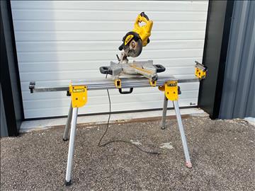 Kap/gersåg med stativ DeWalt