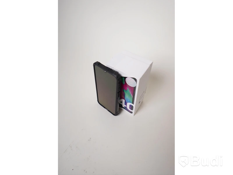 Samsung Galaxy A40 svart med stöttåligt skal