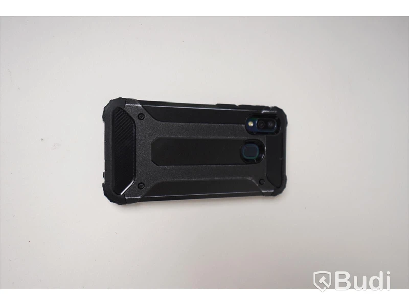 Samsung Galaxy A40 svart med stöttåligt skal