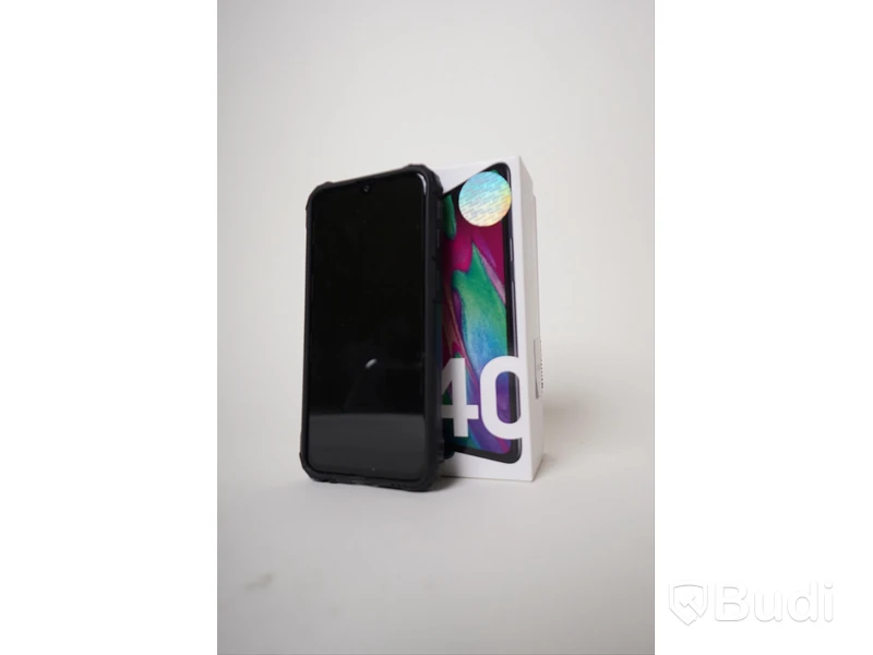 Samsung Galaxy A40 svart med stöttåligt skal