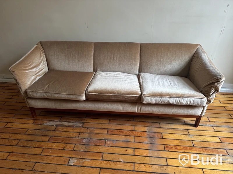 3-sits soffa från Pehr Dubb-salen på SU