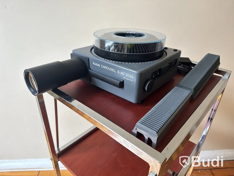 Diaprojektor kodak Carousel S-AV 2030 inkl. Vagn