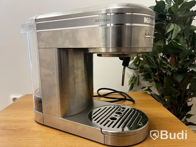 Espressomaskin - KitchenAid Artisan  - Metal Semi-Automatic Espresso Machine. Nypris ca 4500 kr.