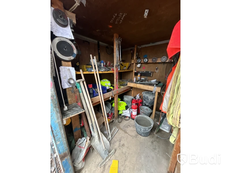 10 fots container med innehåll