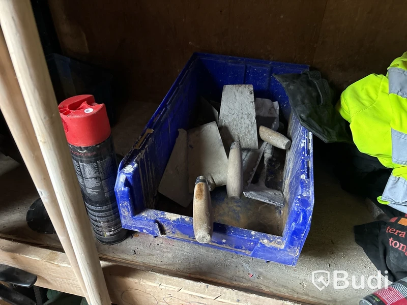 10 fots container med innehåll