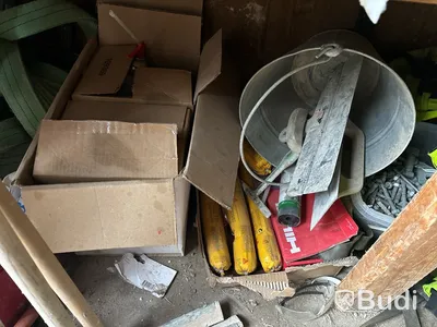 10 fots container med innehåll