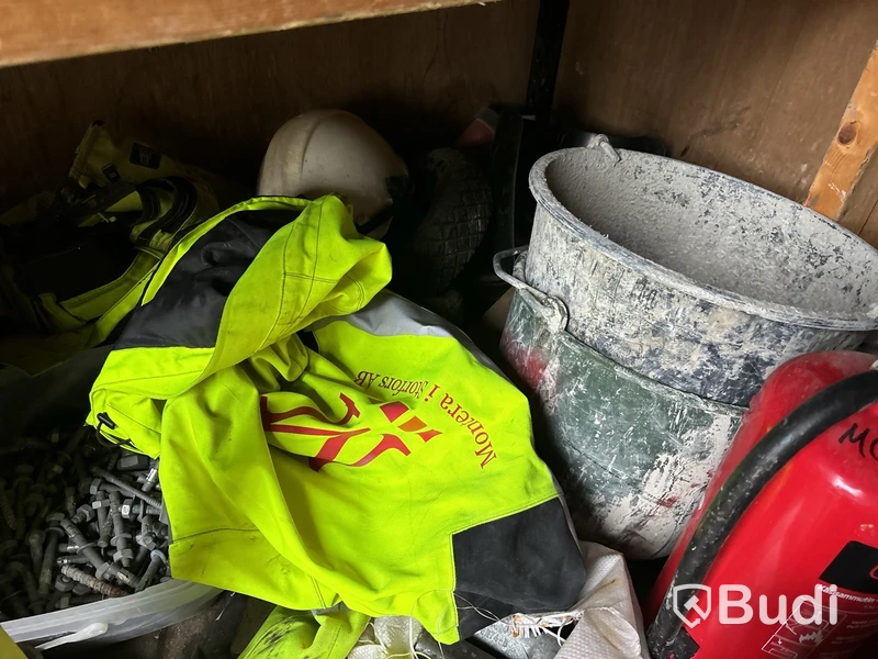 10 fots container med innehåll