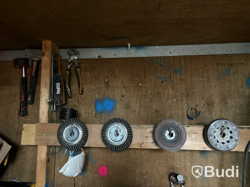 10 fots container med innehåll