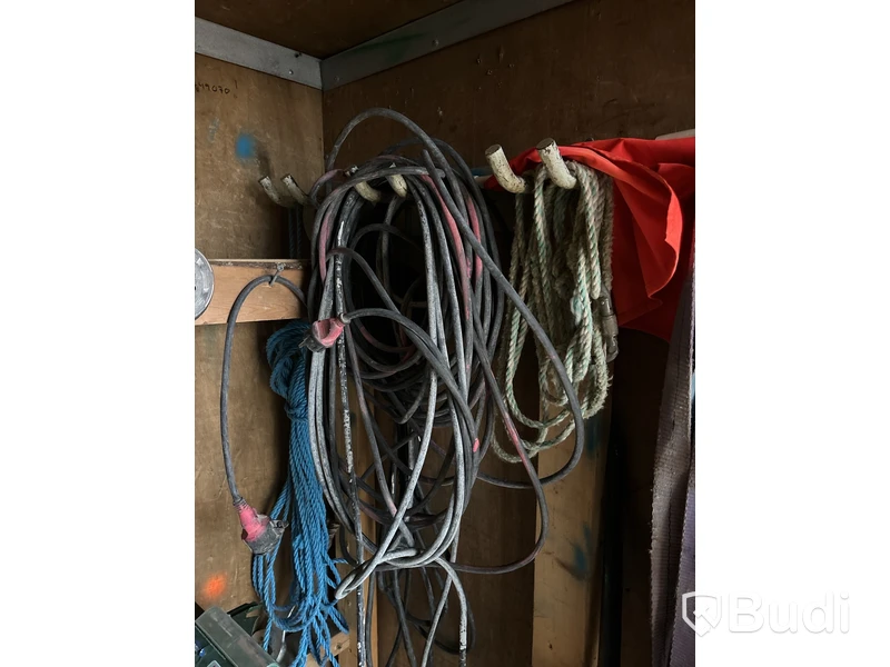 10 fots container med innehåll