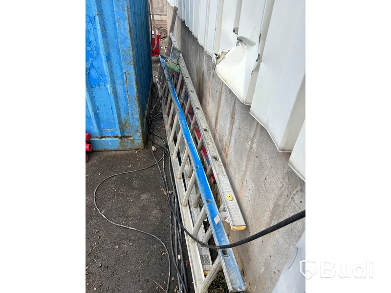 10 fots container med innehåll