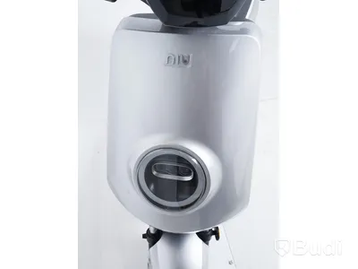 Moped NIU M+ Sport silver inkl. batteri och laddare
