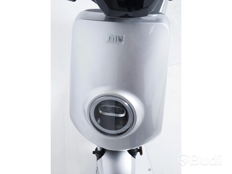 Moped NIU M+ Sport silver inkl. batteri och laddare
