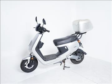 Moped NIU M+ Sport silver inkl. batteri och laddare