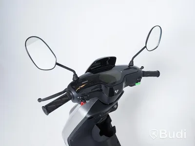 Moped NIU M+ Sport silver inkl. batteri och laddare