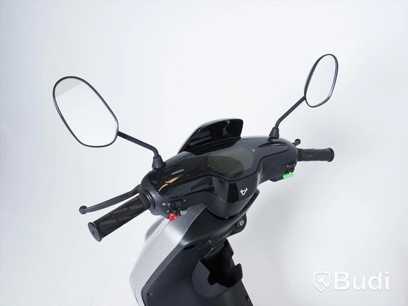 Moped NIU M+ Sport silver inkl. batteri och laddare