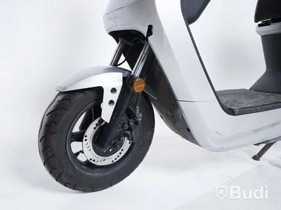 Moped NIU M+ Sport silver inkl. batteri och laddare