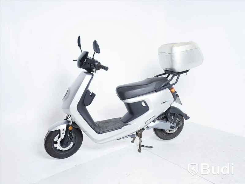 Moped NIU M+ Sport silver inkl. batteri och laddare