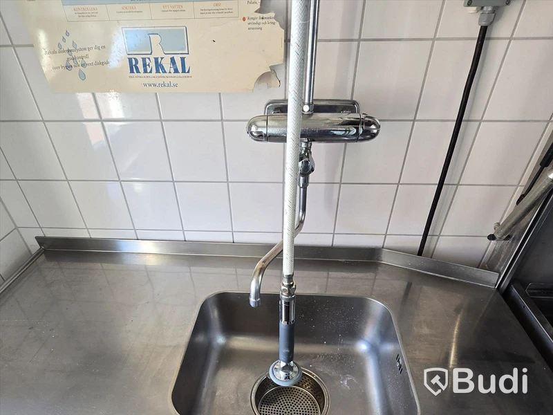 Förspolningsdusch med blandare.