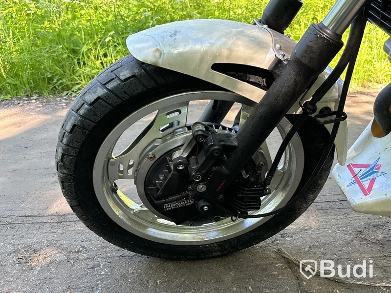 Motorcykel Honda VF 400 F | 1984