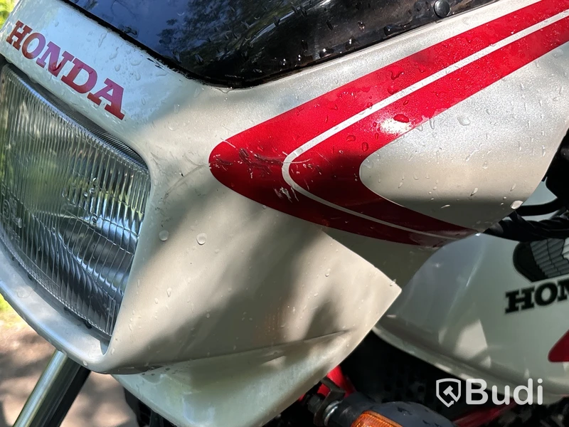 Motorcykel Honda VF 400 F | 1984