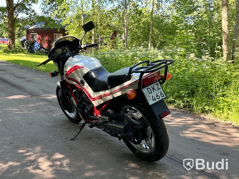 Motorcykel Honda VF 400 F | 1984