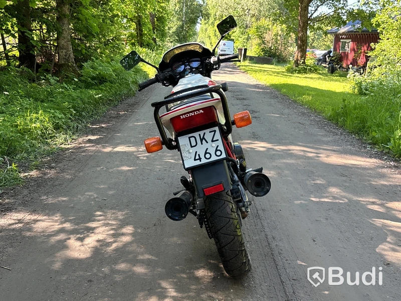 Motorcykel Honda VF 400 F | 1984