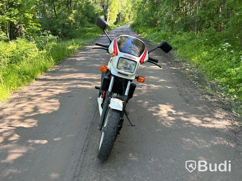 Motorcykel Honda VF 400 F | 1984