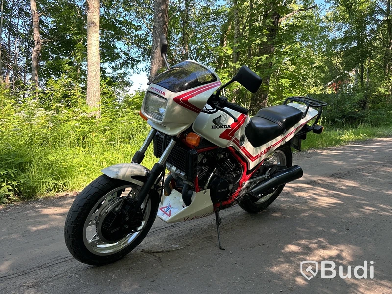 Motorcykel Honda VF 400 F | 1984