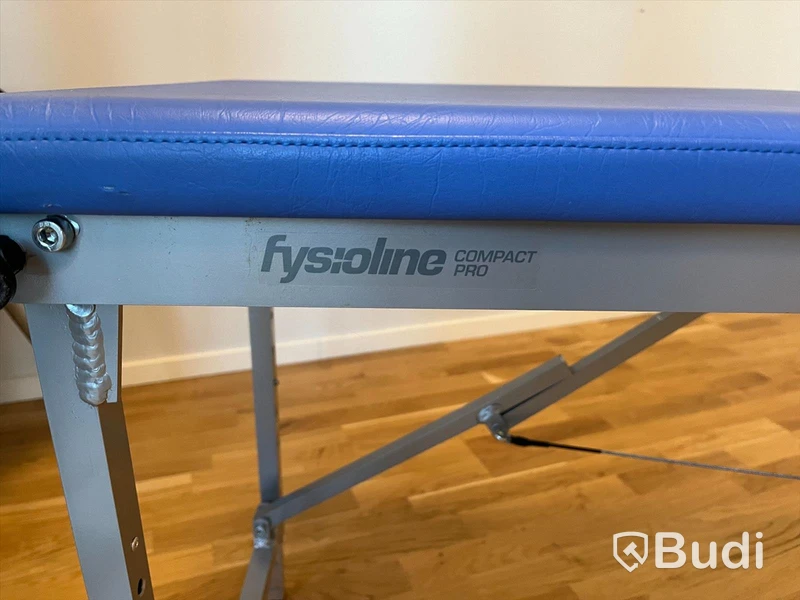 Massagebänkar, stol & Bose högtalare.