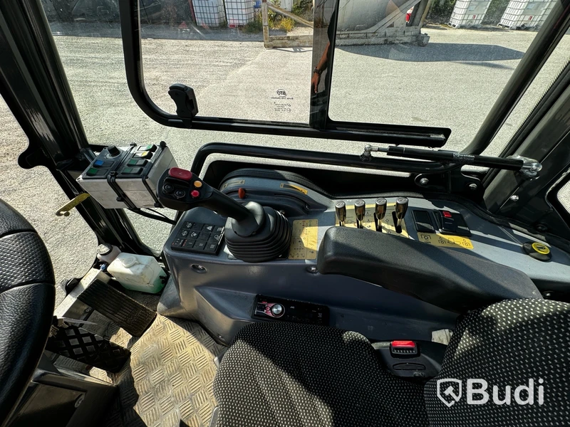 Redskapsbärare Multihog CX75 -2019