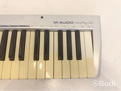 Midikeyboard och stativ