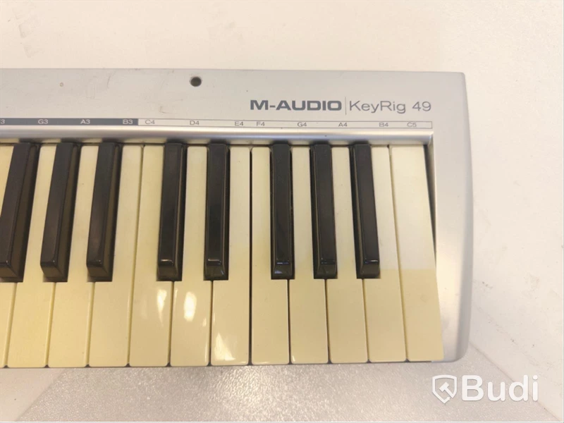 Midikeyboard och stativ